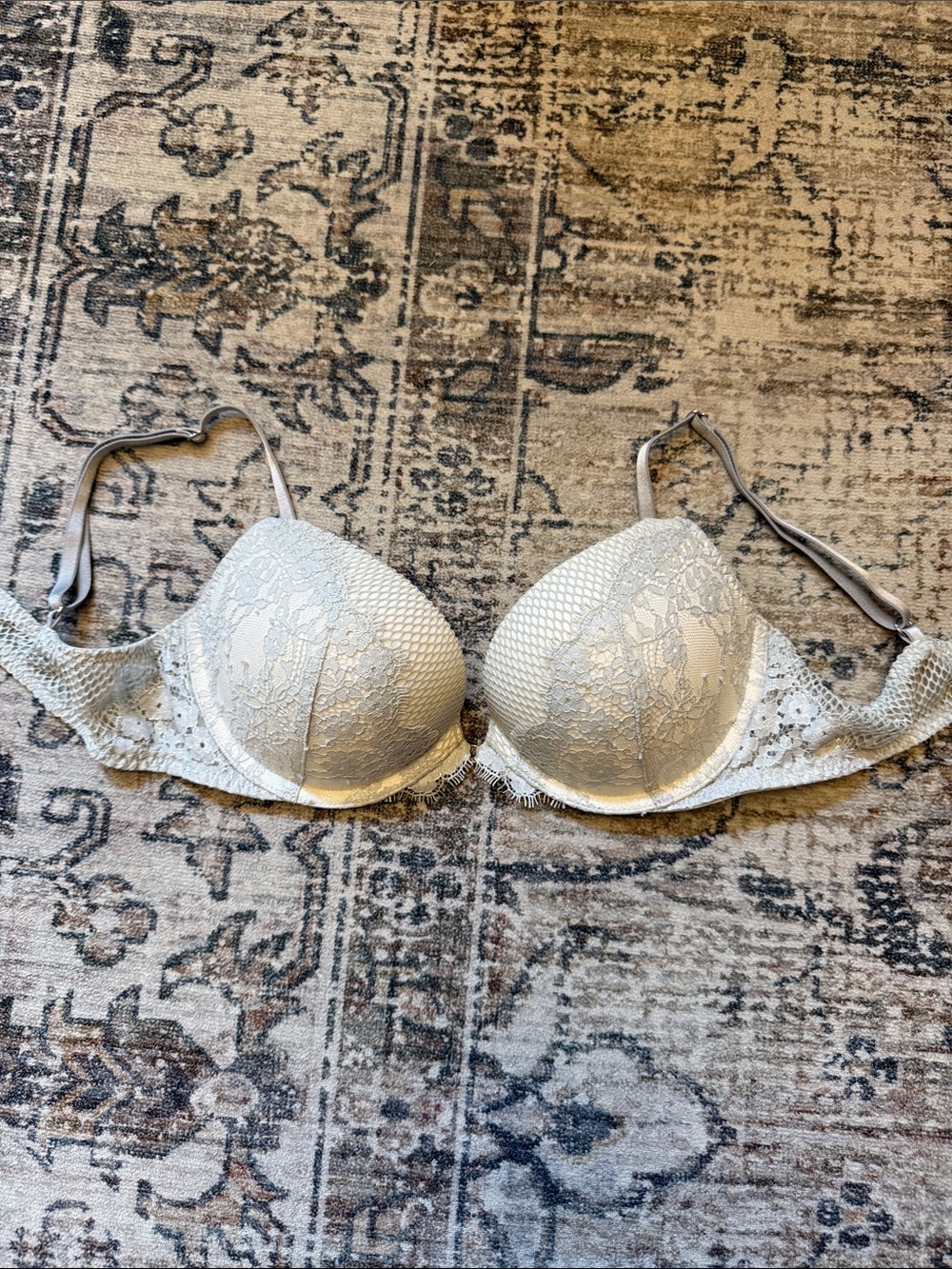 Victoria's Secret Lace-Overlay Molded Bra in Light Gray